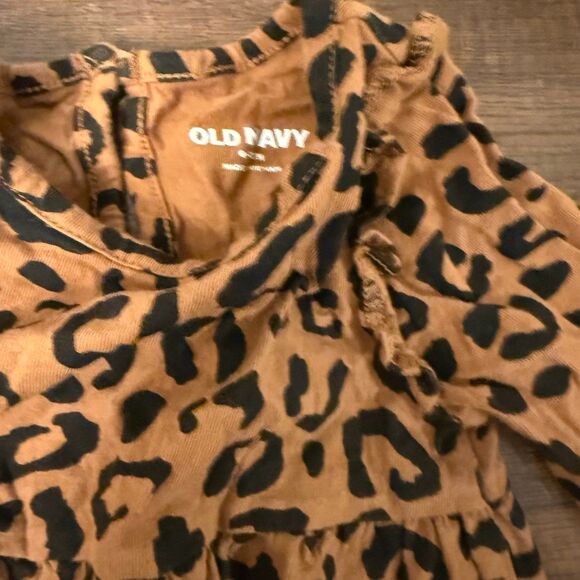 Old Navy Leopard Romper 6–12 Months Baby Girl - Picture 2 of 4